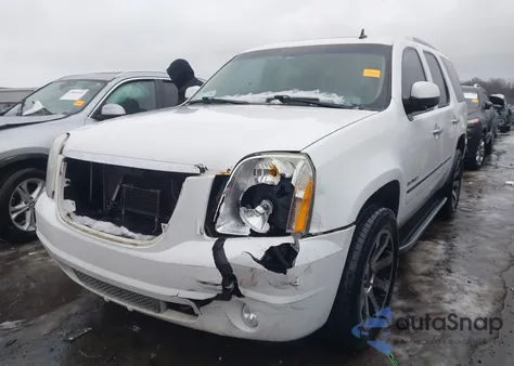 2010 GMC Yukon Denali z USA, uszkodzony, nr VIN 1GKUKEEF7AR270415